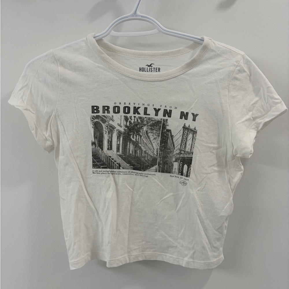 Hollister Brooklyn NY Crop Top Tee - Small